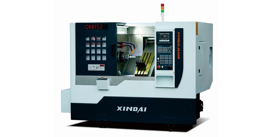 CK6152大通孔系列数控车床（排刀机）新代 21TA （X轴行程 900mm Z轴行程370mm）
